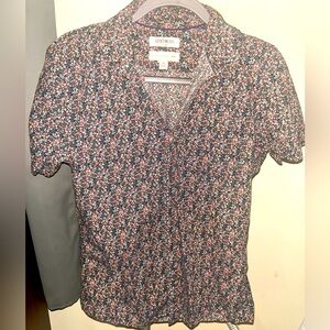 Short sleeve button up